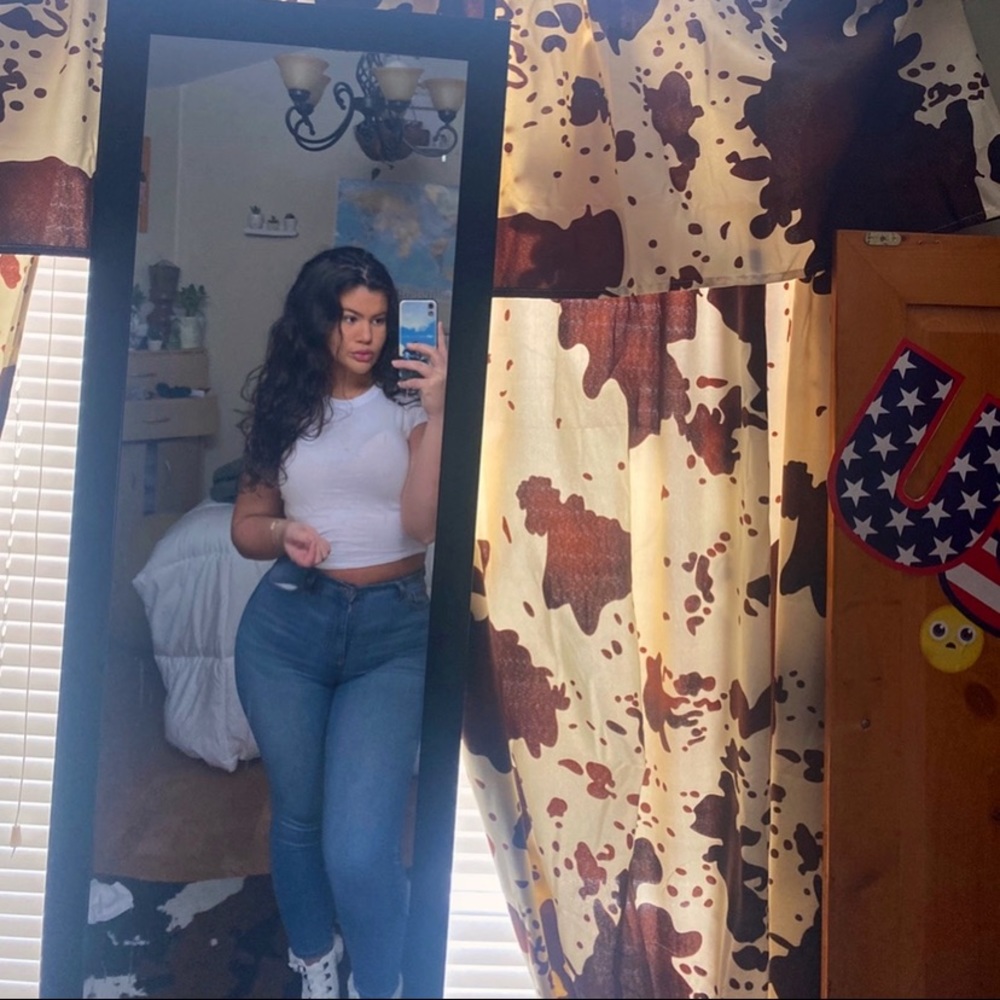 Meet your Posher, Alivia